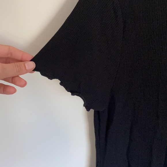 NWT Ribbed Lettuce Hem Short Sleeve Dress Black - Picture 4 of 7